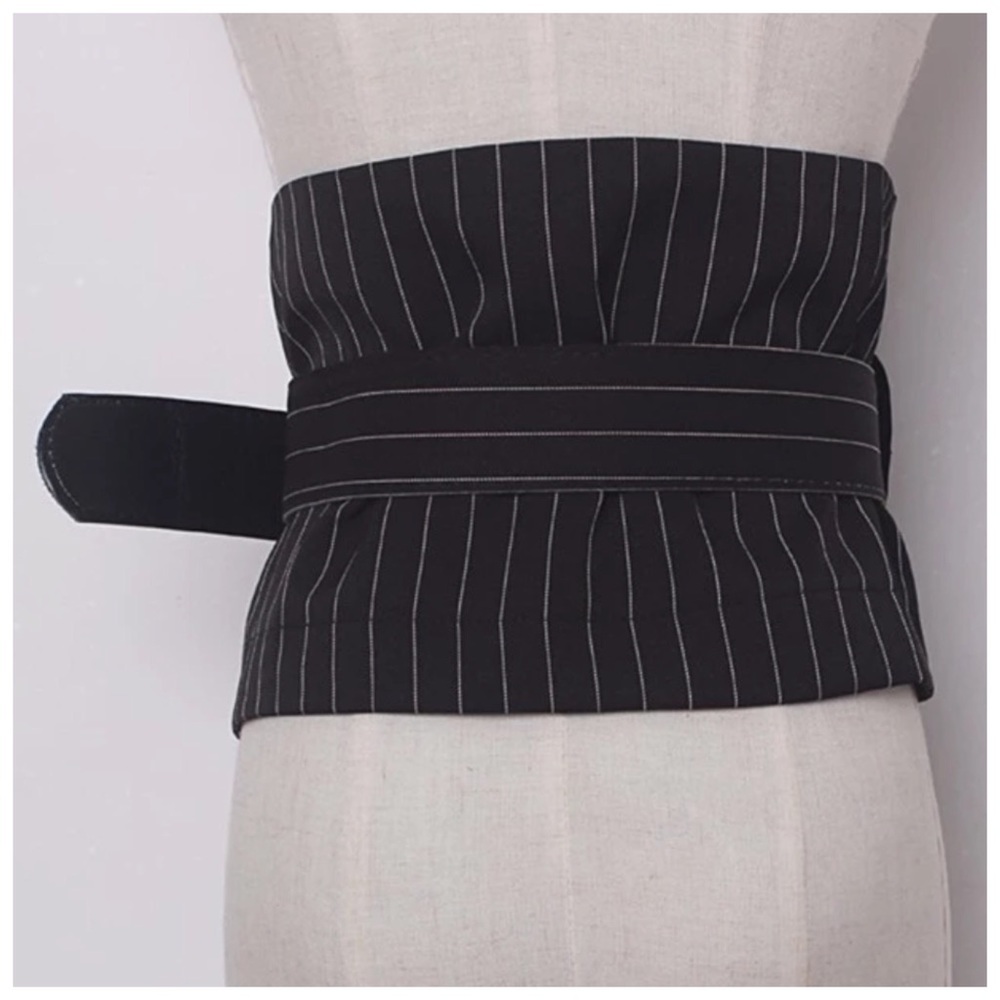 🛍 The JAQUEENYAH Black Belt - Picture 3 of 6
